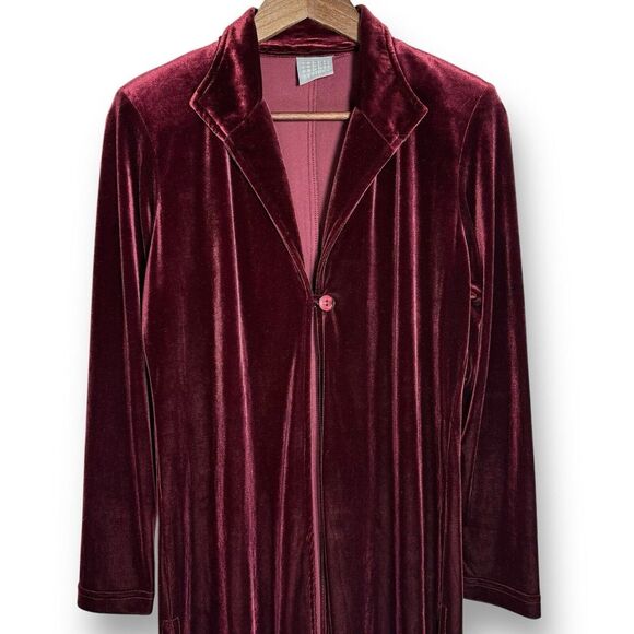 Vintage Rabbit Rabbit Rabbit Velvet Duster in Deep Red, size 4P, flawless! - Picture 3 of 8